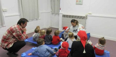 Vendredi 22 décembre 2023: Rendez-vous pour fêter Noël au BALLON ROUGE, notre lieu d’accueil enfant-parent!
